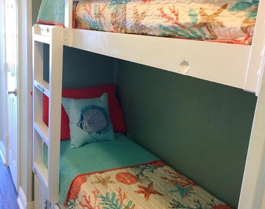 6102 Seawall Blvd - Photo Thumbnail 5