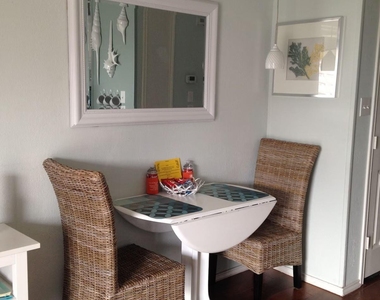 6102 Seawall Blvd - Photo Thumbnail 3