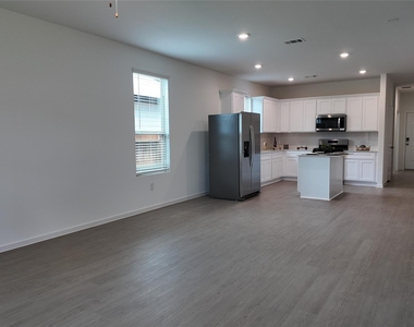 15027 Rustic Moon Road - Photo Thumbnail 8
