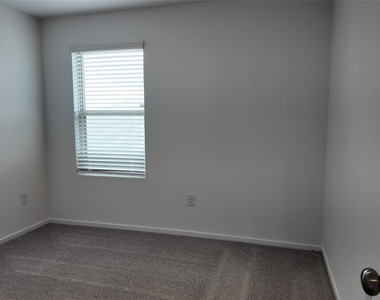 15027 Rustic Moon Road - Photo Thumbnail 21