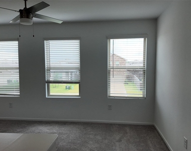 15027 Rustic Moon Road - Photo Thumbnail 18