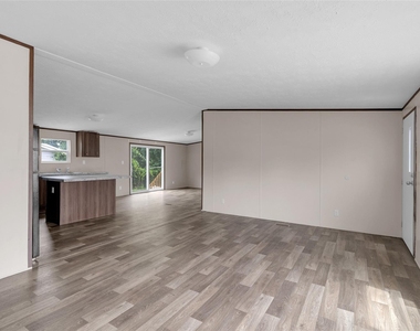 5313 2nd St - Photo Thumbnail 9