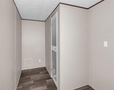 5313 2nd St - Photo Thumbnail 14