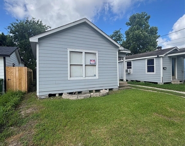 7910 Ford Street - Photo Thumbnail 2