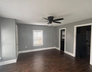 7910 Ford Street - Photo Thumbnail 3