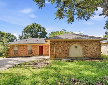 810 Sunnybrook Lane - Photo Thumbnail 1
