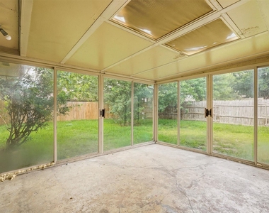 810 Sunnybrook Lane - Photo Thumbnail 24