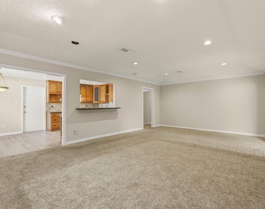 810 Sunnybrook Lane - Photo Thumbnail 10
