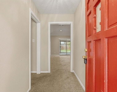 810 Sunnybrook Lane - Photo Thumbnail 4