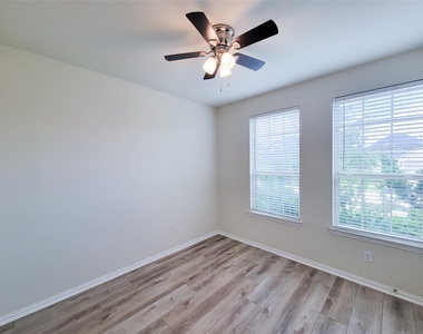 28638 Monarch Cliffs Drive - Photo Thumbnail 25