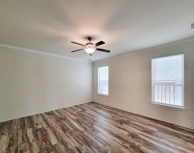 28638 Monarch Cliffs Drive - Photo Thumbnail 17
