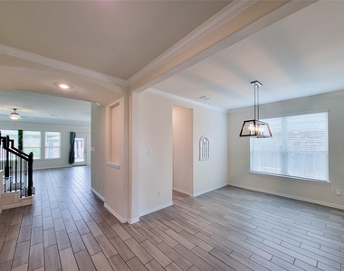 28638 Monarch Cliffs Drive - Photo Thumbnail 4