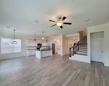 28638 Monarch Cliffs Drive - Photo Thumbnail 7