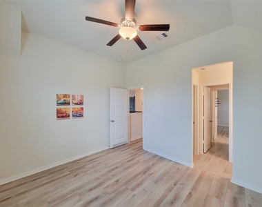 28638 Monarch Cliffs Drive - Photo Thumbnail 37