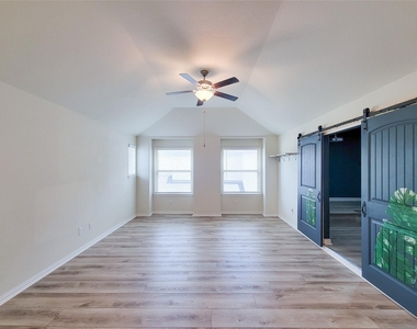 28638 Monarch Cliffs Drive - Photo Thumbnail 31