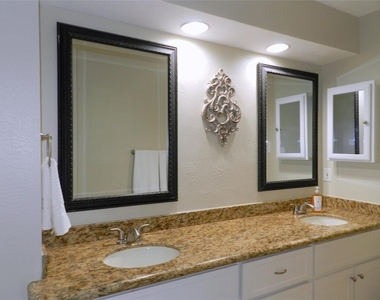 9403 Oxted Lane - Photo Thumbnail 22