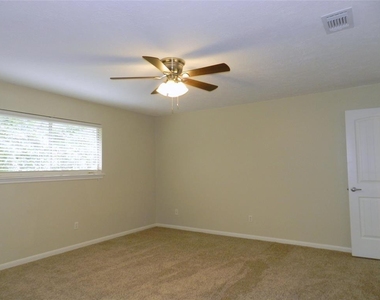 9403 Oxted Lane - Photo Thumbnail 23