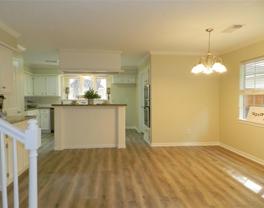 9403 Oxted Lane - Photo Thumbnail 12