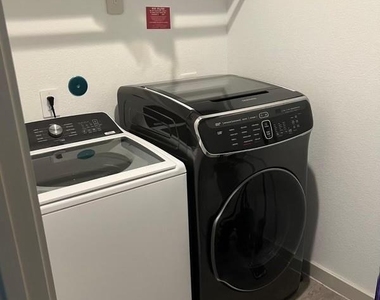 6927 Morales Way - Photo Thumbnail 9