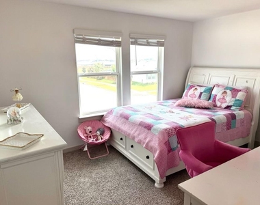 6927 Morales Way - Photo Thumbnail 6