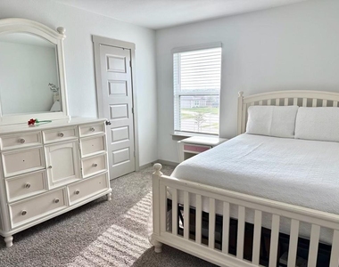 6927 Morales Way - Photo Thumbnail 7