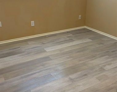 10722 Highland Woods Drive - Photo Thumbnail 6