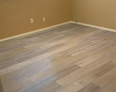 10722 Highland Woods Drive - Photo Thumbnail 3