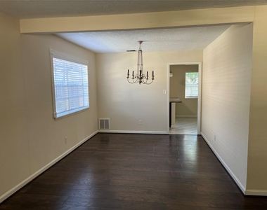 5115 Tashkent Drive - Photo Thumbnail 9