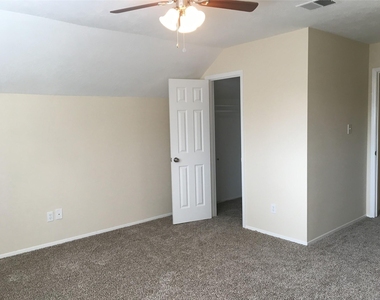 5115 Tashkent Drive - Photo Thumbnail 12