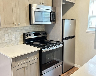 3025 Prospect Street - Photo Thumbnail 6