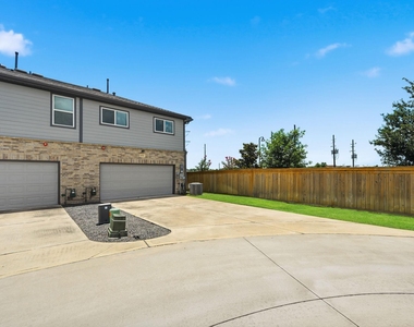 8050 Scanlan Trace - Photo Thumbnail 33