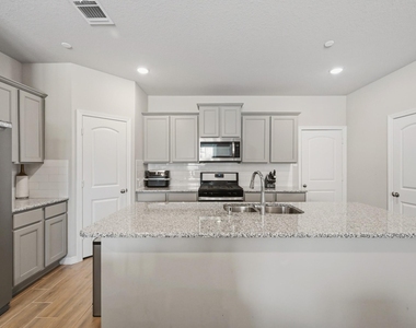 8050 Scanlan Trace - Photo Thumbnail 4