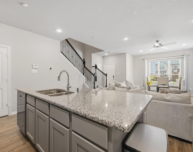 8050 Scanlan Trace - Photo Thumbnail 14