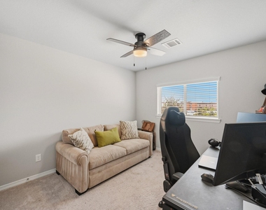 8050 Scanlan Trace - Photo Thumbnail 7