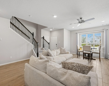 8050 Scanlan Trace - Photo Thumbnail 11