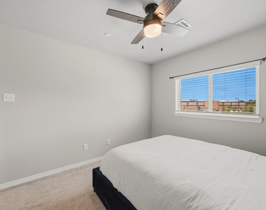 8050 Scanlan Trace - Photo Thumbnail 34