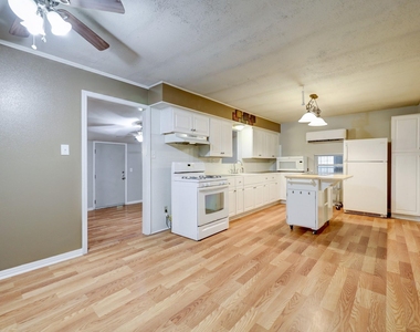 9193 Lucille Lane - Photo Thumbnail 10