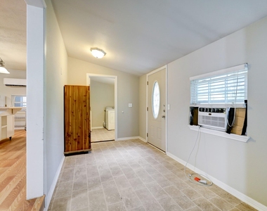 9193 Lucille Lane - Photo Thumbnail 7