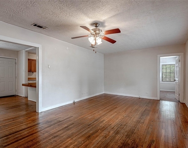2538 Sycamore Avenue - Photo Thumbnail 4