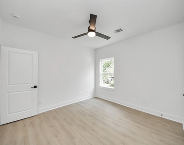 860 Rachel St Street - Photo Thumbnail 35
