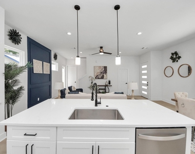 860 Rachel St Street - Photo Thumbnail 13