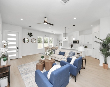 860 Rachel St Street - Photo Thumbnail 3