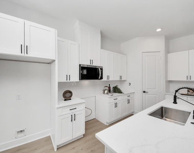 860 Rachel St Street - Photo Thumbnail 11