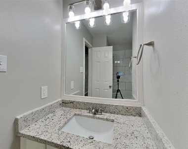 16127 Hilton Head Lane - Photo Thumbnail 13