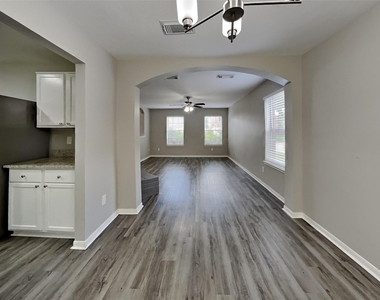 16127 Hilton Head Lane - Photo Thumbnail 5
