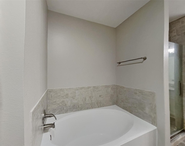 16127 Hilton Head Lane - Photo Thumbnail 10