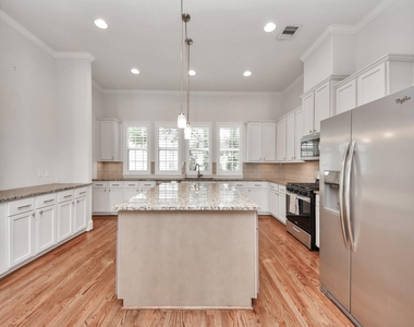 2606 Madeline Grove Drive - Photo Thumbnail 9