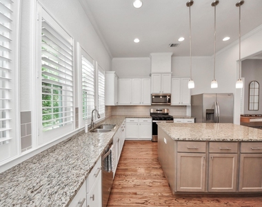 2606 Madeline Grove Drive - Photo Thumbnail 18