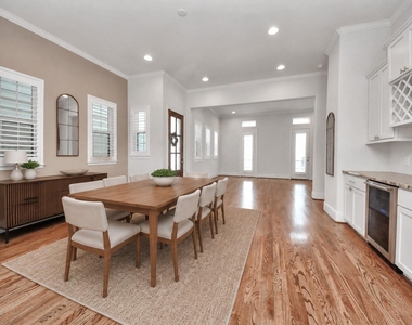 2606 Madeline Grove Drive - Photo Thumbnail 7