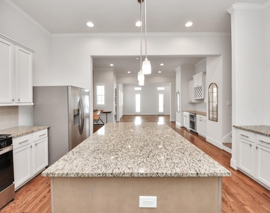 2606 Madeline Grove Drive - Photo Thumbnail 12